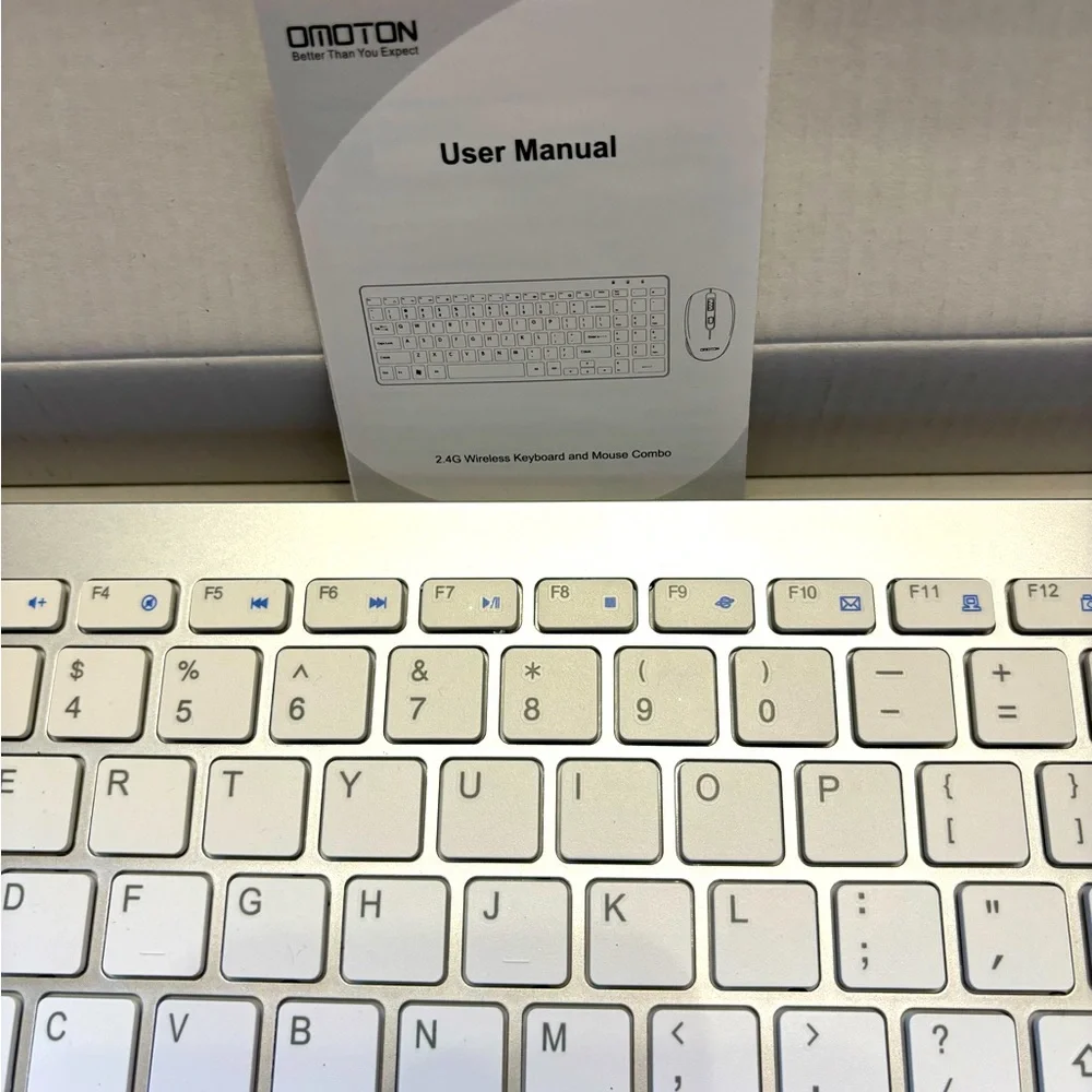 New In Box White Wireless Keyboard & Mouse - Picture 7 of 7